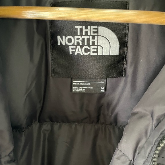 Like new The North face jacket in size Medium Mens - Picture 3 of 4